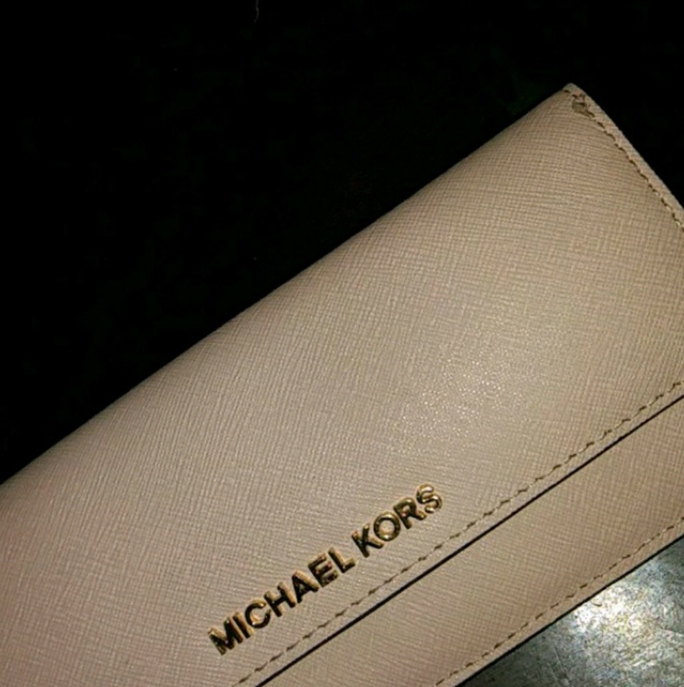Michael kors wallet